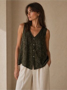 CP Shades Sausalito Floral Olive Green Lagenlook Sleeveless Vest Top Size Medium